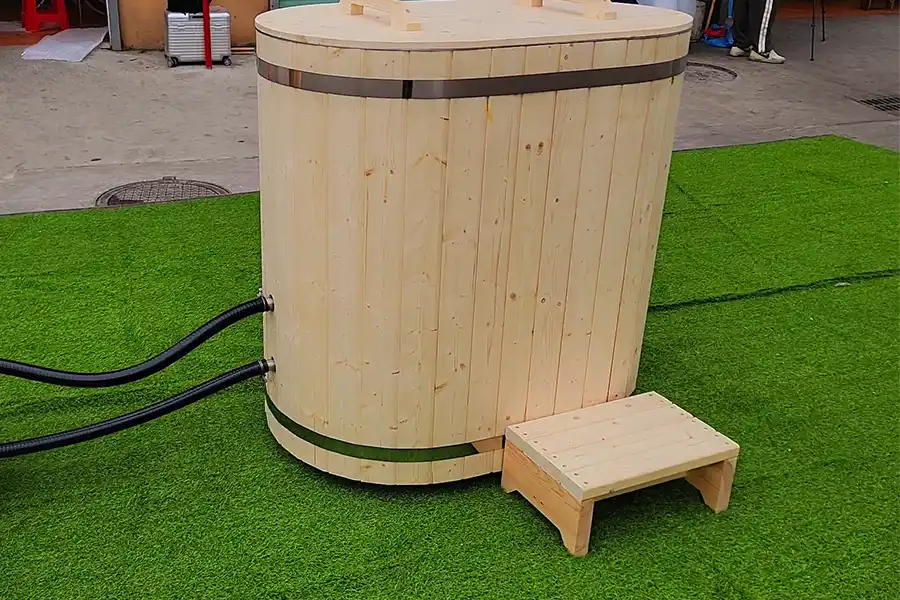 coldchiller_wooden_cold_plunge_tub_pine.webp